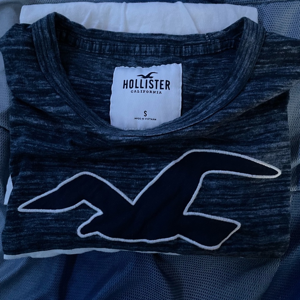 Hollister T-shirt